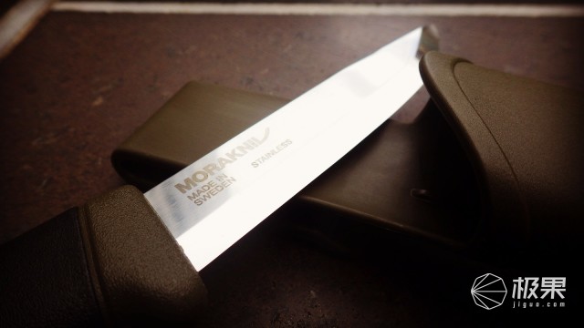 “瑞典国刀”莫拉125周年纪念版,锋利耐操剔骨劈柴都不是事儿 “瑞典国刀”莫拉125周年纪念版,锋利耐操剔骨劈柴都不是事儿
