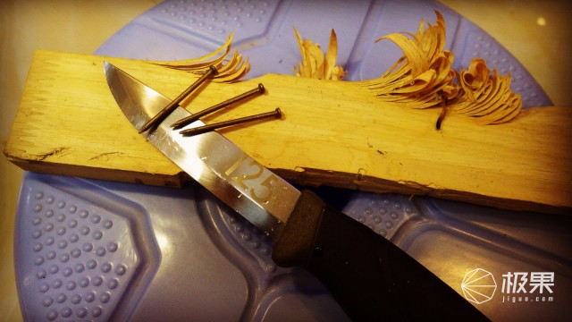 “瑞典国刀”莫拉125周年纪念版,锋利耐操剔骨劈柴都不是事儿 “瑞典国刀”莫拉125周年纪念版,锋利耐操剔骨劈柴都不是事儿