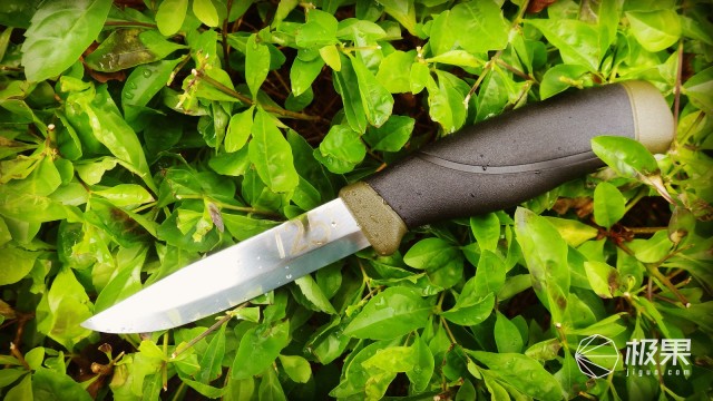 “瑞典国刀”莫拉125周年纪念版,锋利耐操剔骨劈柴都不是事儿 “瑞典国刀”莫拉125周年纪念版,锋利耐操剔骨劈柴都不是事儿