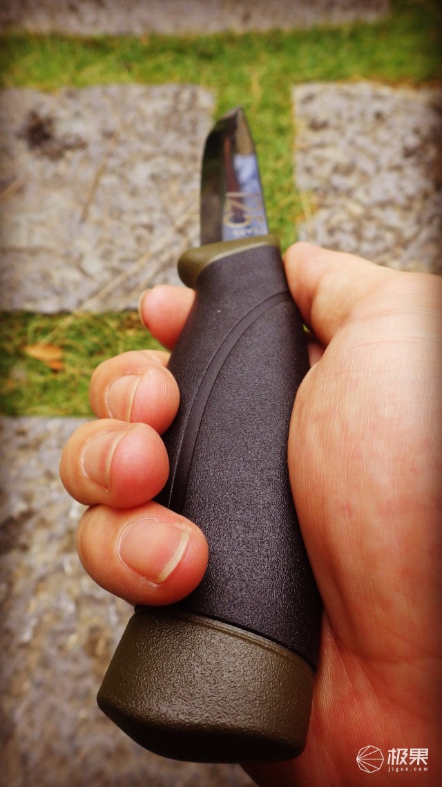 “瑞典国刀”莫拉125周年纪念版,锋利耐操剔骨劈柴都不是事儿 “瑞典国刀”莫拉125周年纪念版,锋利耐操剔骨劈柴都不是事儿