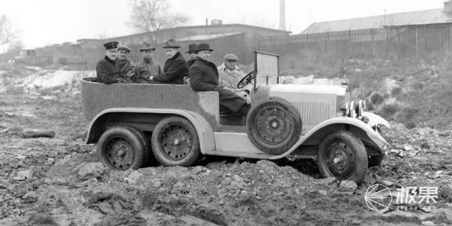 史上最硬奔驰来了!新内饰像科幻片,全球男人都渴望被它榨干 史上最硬奔驰来了!新内饰像科幻片,全球男人都渴望被它榨干