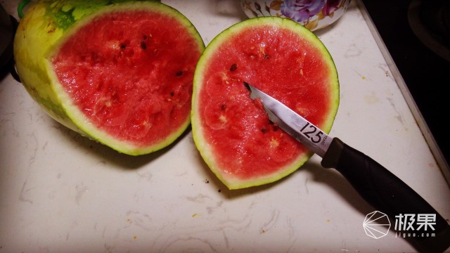 “瑞典国刀”莫拉125周年纪念版,锋利耐操剔骨劈柴都不是事儿 “瑞典国刀”莫拉125周年纪念版,锋利耐操剔骨劈柴都不是事儿