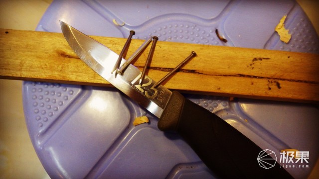 “瑞典国刀”莫拉125周年纪念版,锋利耐操剔骨劈柴都不是事儿 “瑞典国刀”莫拉125周年纪念版,锋利耐操剔骨劈柴都不是事儿