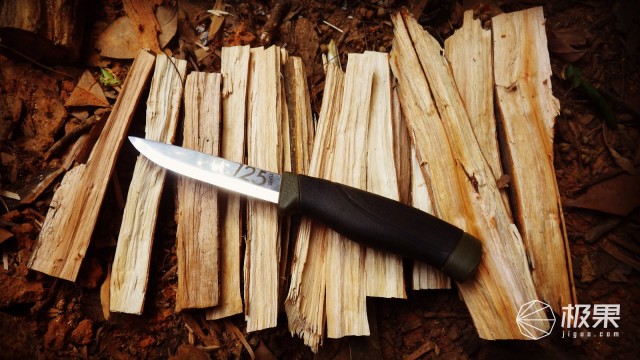 “瑞典国刀”莫拉125周年纪念版,锋利耐操剔骨劈柴都不是事儿 “瑞典国刀”莫拉125周年纪念版,锋利耐操剔骨劈柴都不是事儿