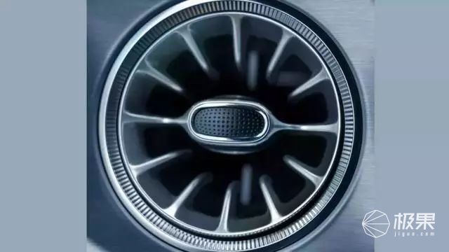 史上最硬奔驰来了!新内饰像科幻片,全球男人都渴望被它榨干 史上最硬奔驰来了!新内饰像科幻片,全球男人都渴望被它榨干