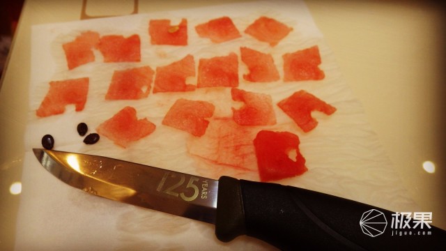 “瑞典国刀”莫拉125周年纪念版,锋利耐操剔骨劈柴都不是事儿 “瑞典国刀”莫拉125周年纪念版,锋利耐操剔骨劈柴都不是事儿