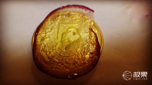 “瑞典国刀”莫拉125周年纪念版,锋利耐操剔骨劈柴都不是事儿 “瑞典国刀”莫拉125周年纪念版,锋利耐操剔骨劈柴都不是事儿