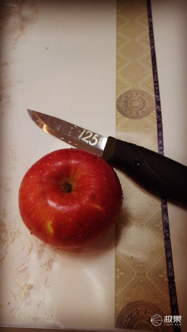 “瑞典国刀”莫拉125周年纪念版,锋利耐操剔骨劈柴都不是事儿 “瑞典国刀”莫拉125周年纪念版,锋利耐操剔骨劈柴都不是事儿