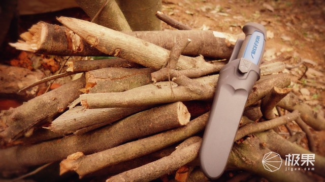 “瑞典国刀”莫拉125周年纪念版,锋利耐操剔骨劈柴都不是事儿 “瑞典国刀”莫拉125周年纪念版,锋利耐操剔骨劈柴都不是事儿