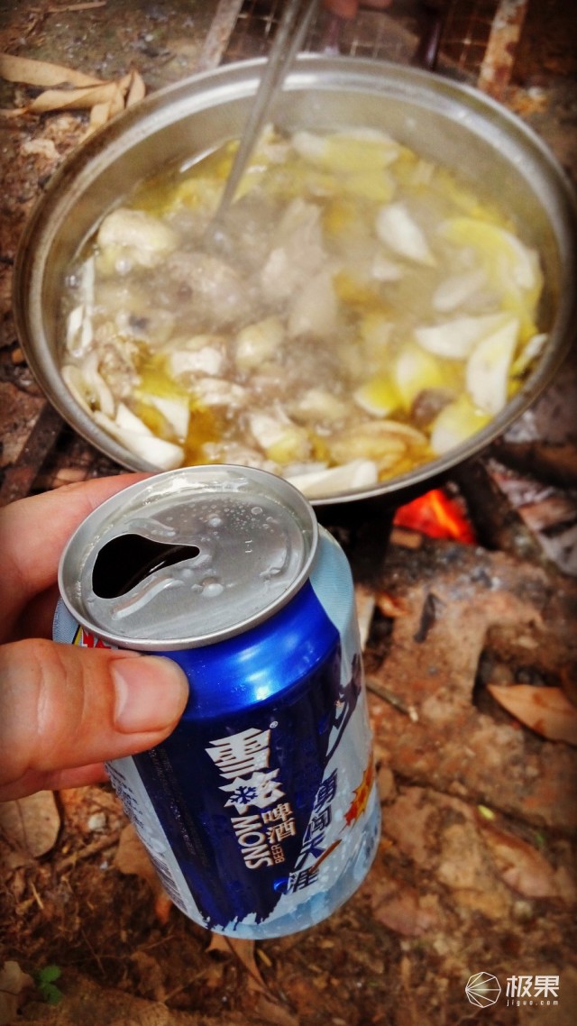 “瑞典国刀”莫拉125周年纪念版,锋利耐操剔骨劈柴都不是事儿 “瑞典国刀”莫拉125周年纪念版,锋利耐操剔骨劈柴都不是事儿