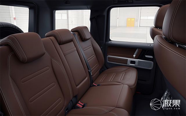 史上最硬奔驰来了!新内饰像科幻片,全球男人都渴望被它榨干 史上最硬奔驰来了!新内饰像科幻片,全球男人都渴望被它榨干