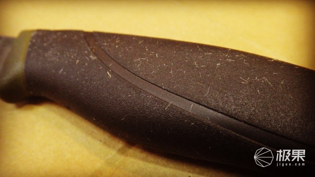 “瑞典国刀”莫拉125周年纪念版,锋利耐操剔骨劈柴都不是事儿 “瑞典国刀”莫拉125周年纪念版,锋利耐操剔骨劈柴都不是事儿