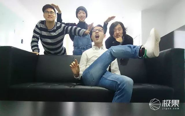 索尼（SONY）XperiaTouch多点触控智能多媒体娱乐终端