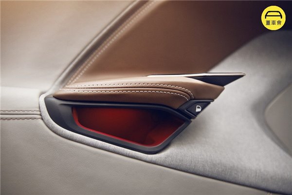 拜腾CES 2018亮相新车:中控屏幕50英寸!