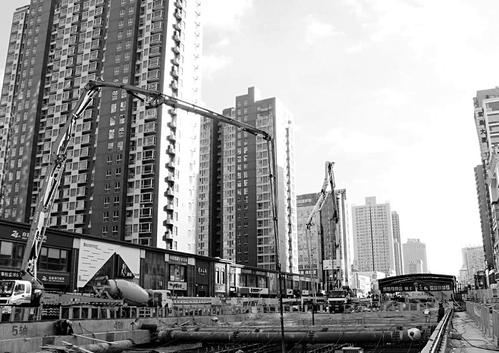 太原地铁2号线长风街站昨日封顶,记者实地探访