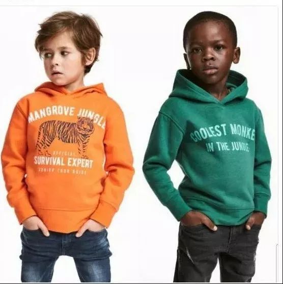 H&M广告暗指黑人小孩是“猴子” 遭批后道歉