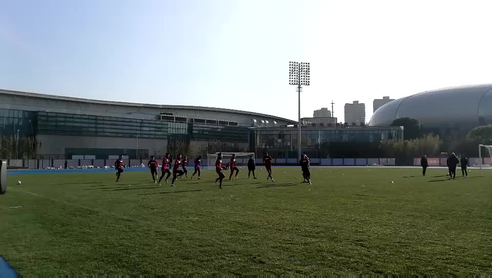 中国队常州奥体中心外场训练 张玉宁<em>邓</em><em>涵</em><em>文</em>随队参加 - 全一直播