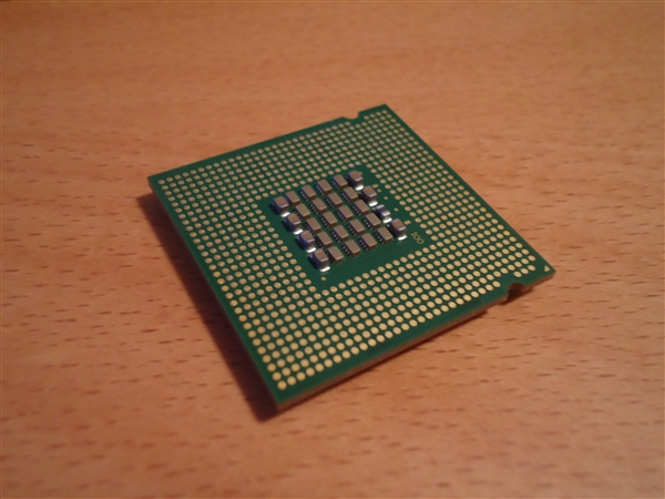 Intel:CPU漏洞本月底全部修复 性能损失不超过6%