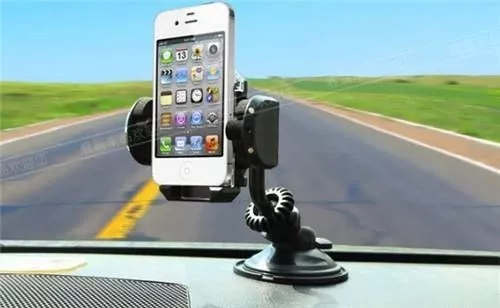 新手上路不敢低头看手机导航怎么办?一个支架