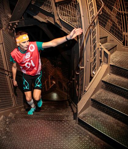 （目前世界排名第一、来自波兰的PiotrLobodzinski） 