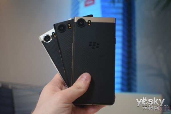 黑莓在美发布青铜版KeyOne手机 哑铜表面处理、更商务范
