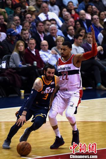 爵士队球员有谁 A6E2BAD8BCFA0EBF56904D03048A19D4DF0D1D10_size40_w360_h540.jpeg