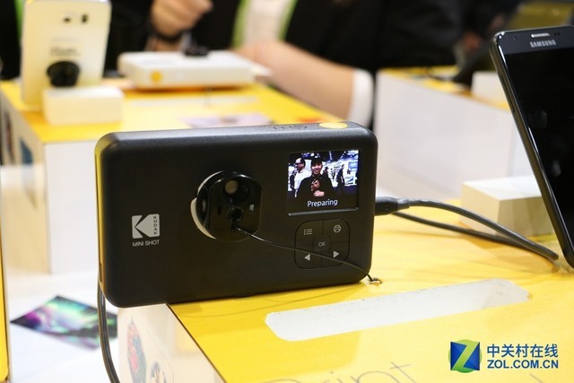 拍立得底扫仪齐亮 柯达亮相CES2018 