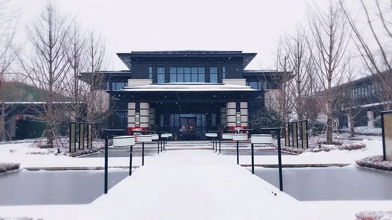 绿地·香湖湾最美,就在你眼前……当初雪邂逅这56个售楼部,来的比以往