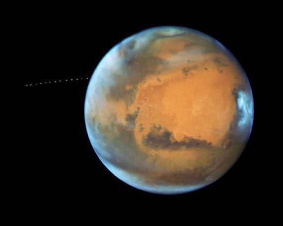 外媒：科学家发现火星地表存在多处浅层冰川的新线索