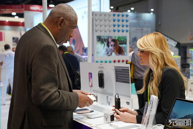 CES 2018：Zikko即刻PowerBag Pro移动电源通吃所有苹果设备