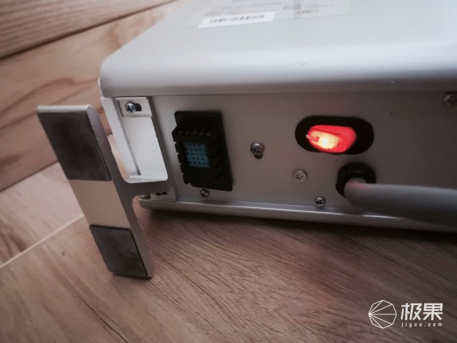 欧伟士M2500家用取暖器 欧伟士M2500家用取暖器