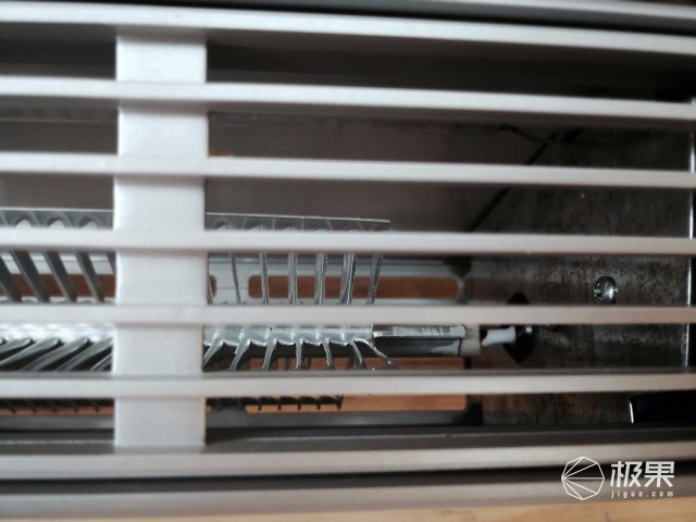 欧伟士M2500家用取暖器 欧伟士M2500家用取暖器