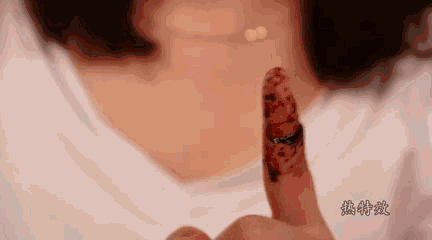 美女食指错位60度? 老司机:特效化妆