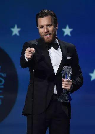 影视日报|宁浩盛赞张静初新片《我的影子在奔