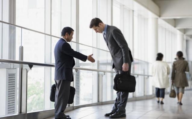 职场中斗争的三个经典策略,学会了立于不败之地