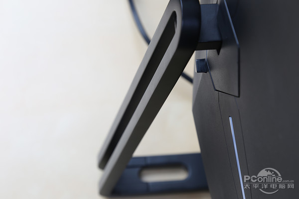 航嘉X3271CK电竞曲面显示器