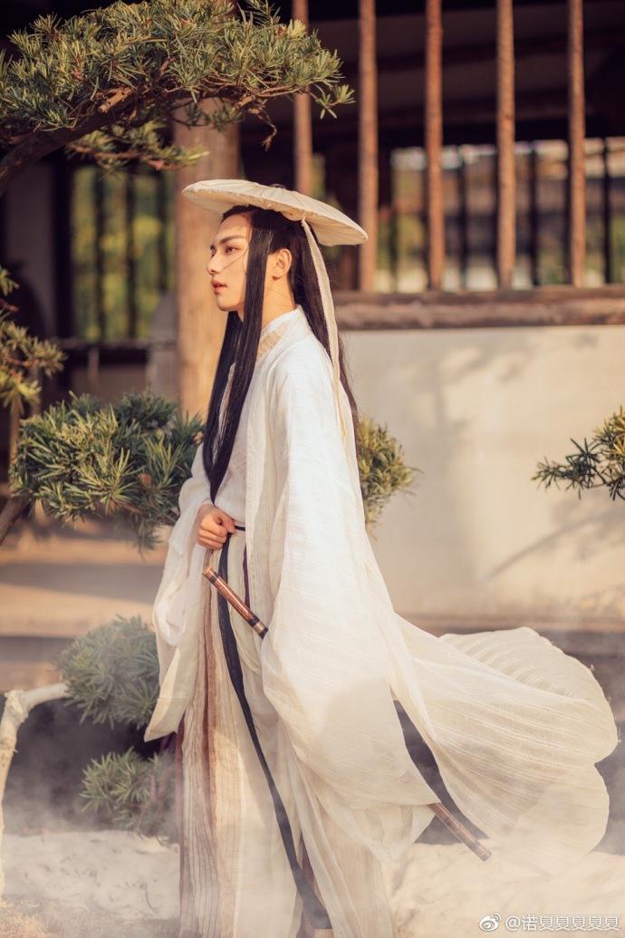 古风美男诺夏最新COS照:穿越的侠客