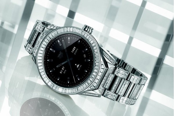 120万！泰格豪雅推出镶满589颗钻石的智能手表