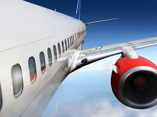 科客晚报：小米新机向iPhone X致敬，东航海航解禁飞机上用手机