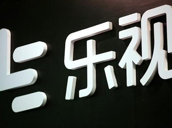 科客晚报：小米新机向iPhone X致敬，东航海航解禁飞机上用手机