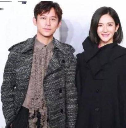 张杰公开和谢娜宝宝的名字,承认双胞胎走路扶腰