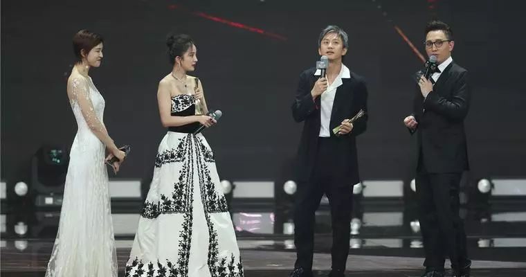 工作人员默认GAI退出《歌手》;陌陌也将撒币;