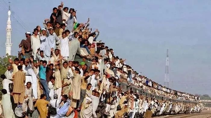 我在印度挂了一次火车，瞬间穿越回20年前的中国