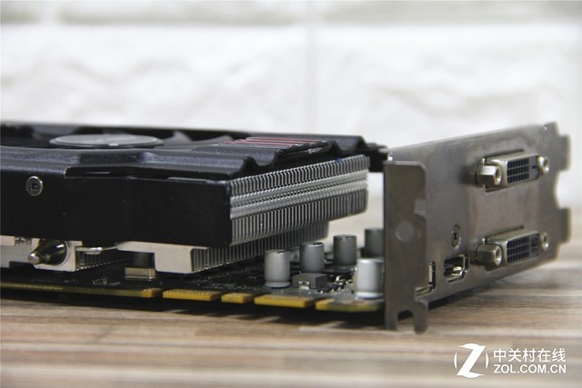 硬件衙门：买显卡只看这个100%会吃亏 