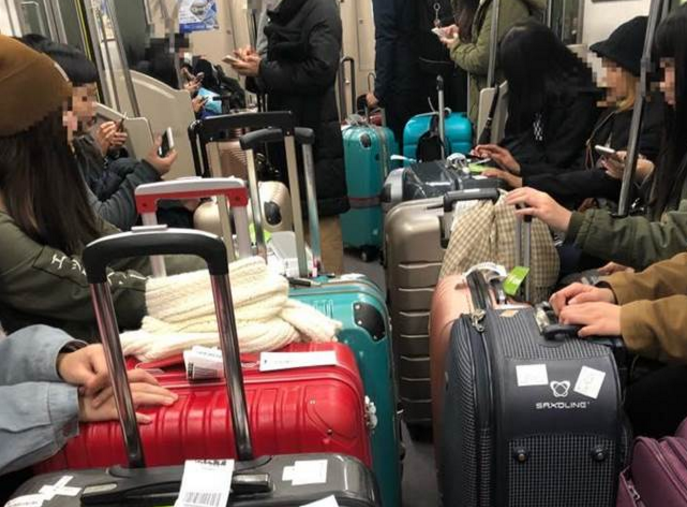 台湾旅客日本列车内行李挡道 被广播提醒后改装睡