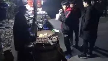 大叔在杭州卖红薯卖2年就买房 不如回家卖红薯是真的…