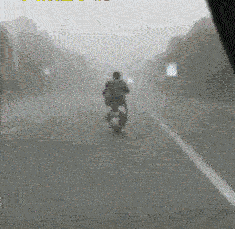 惊心动魄三十秒：违章变道致守规矩人死 