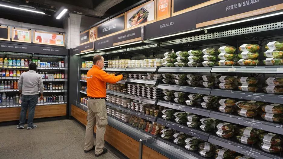 亚马逊无人超市终于要开业了,还让顾客「拿完