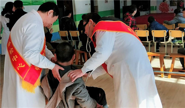 唐山市女性健康科普协会大爱暖丰南,真情爱传