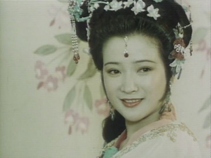 嫁过许亚军，同居刘威5年不领证，她如今美人迟暮